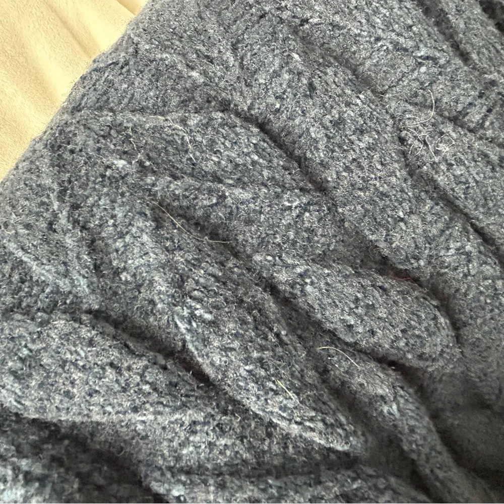Amanda Blu &‎ Co Dark Blue 3D Ribbed Scarf